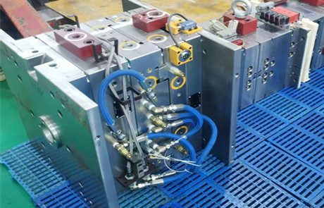 Five Injection mold type based on US SP1-SPE standard